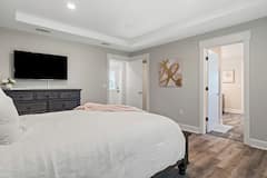 Mansion Luxe master bedroom