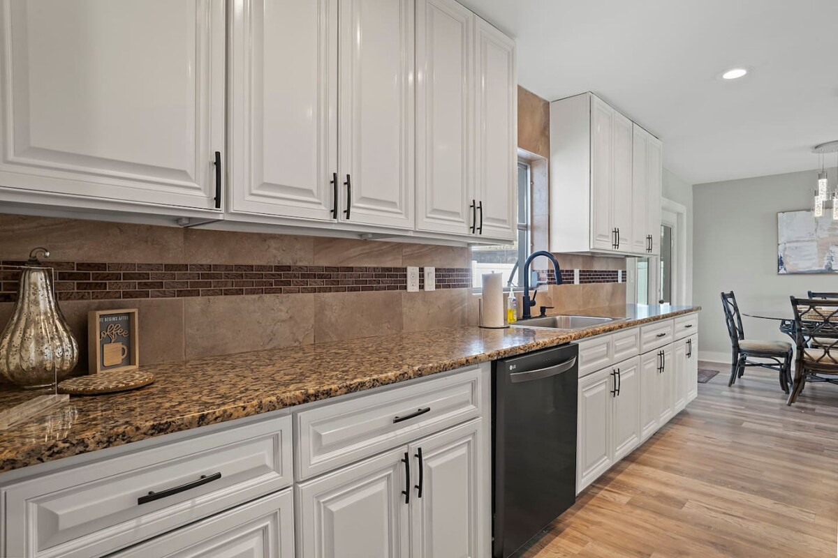 Mansion Luxe kitchen